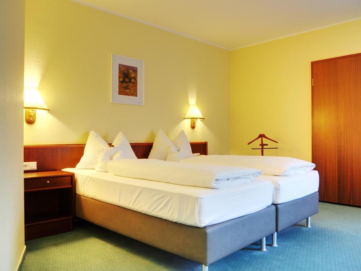 Heidehotel Lubast Екстер'єр фото