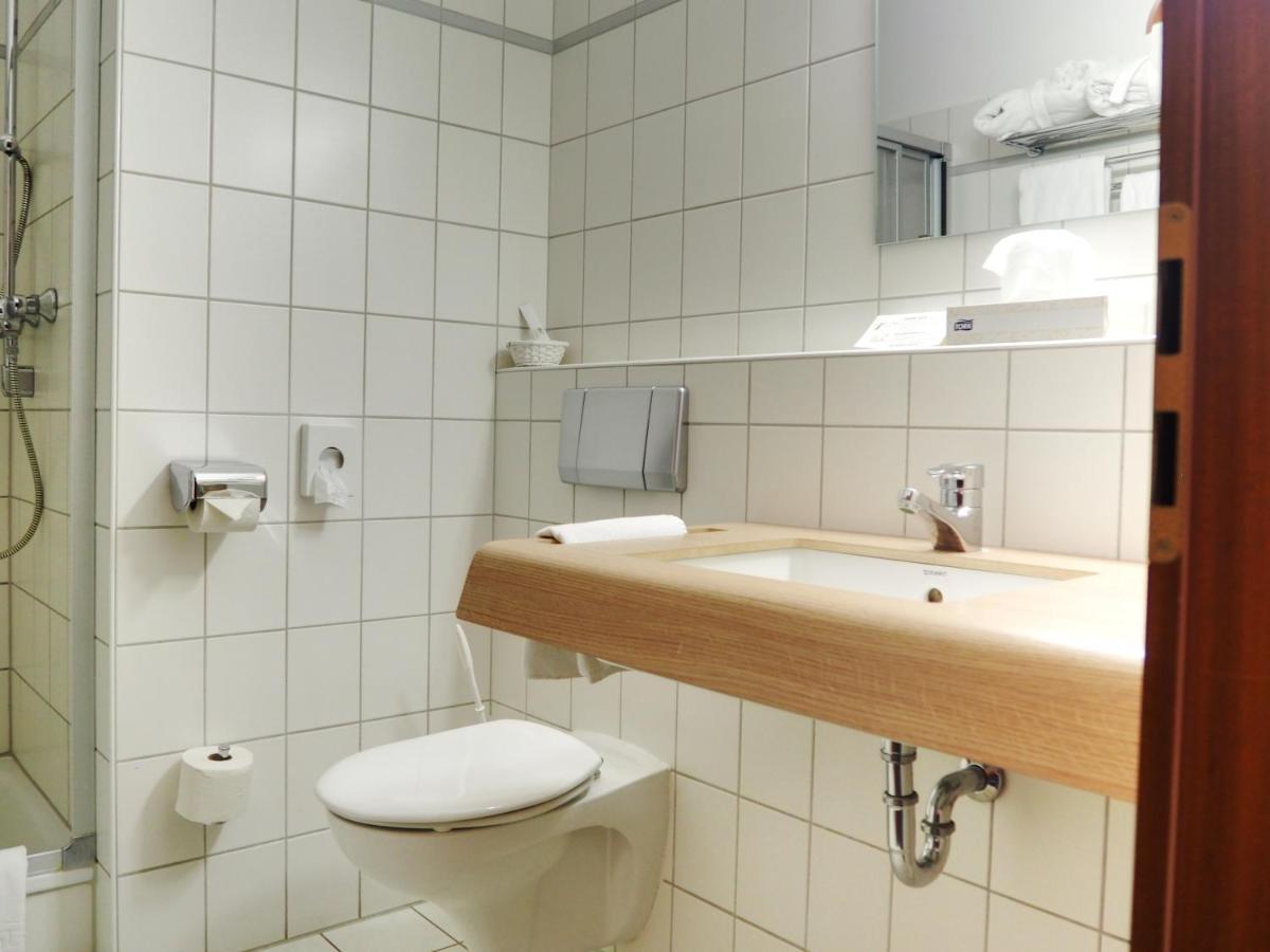 Heidehotel Lubast Екстер'єр фото