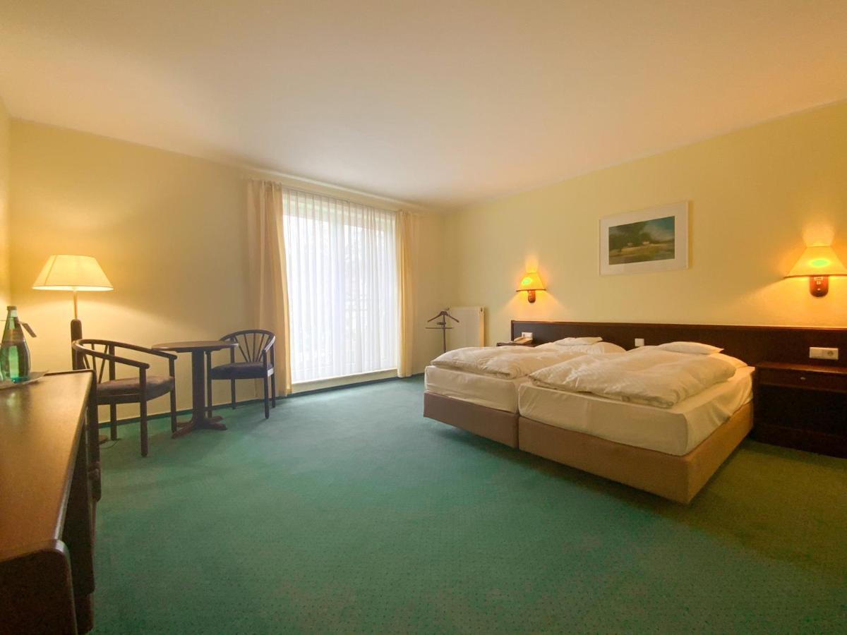Heidehotel Lubast Екстер'єр фото