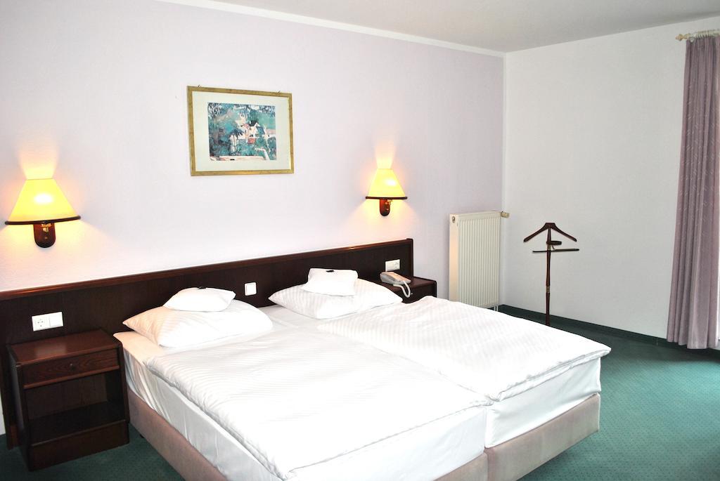 Heidehotel Lubast Номер фото